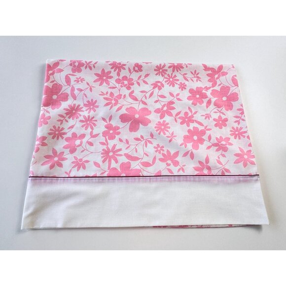 Vintage 70s pillowcase, white pink daisy floral, single pillow sham - Picture 4 of 8